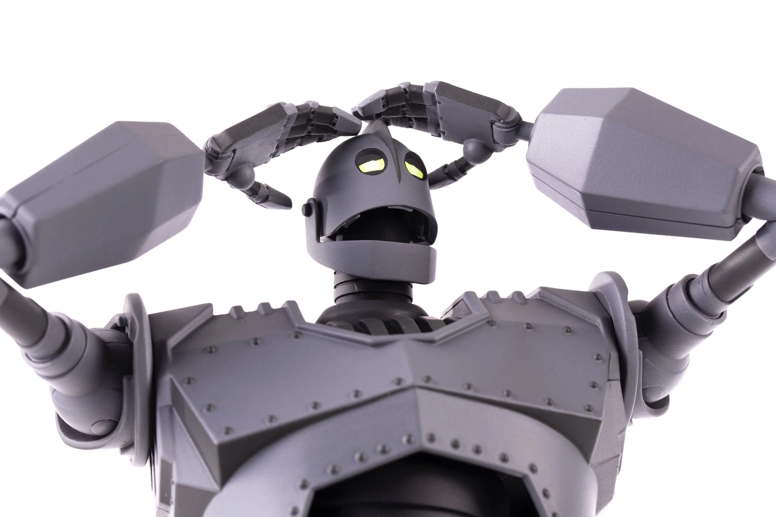 189-iron-giant-mondo-mecha-figure-exclusive-9.webp Iron Giant MONDO MECHA Figure Exclusive
