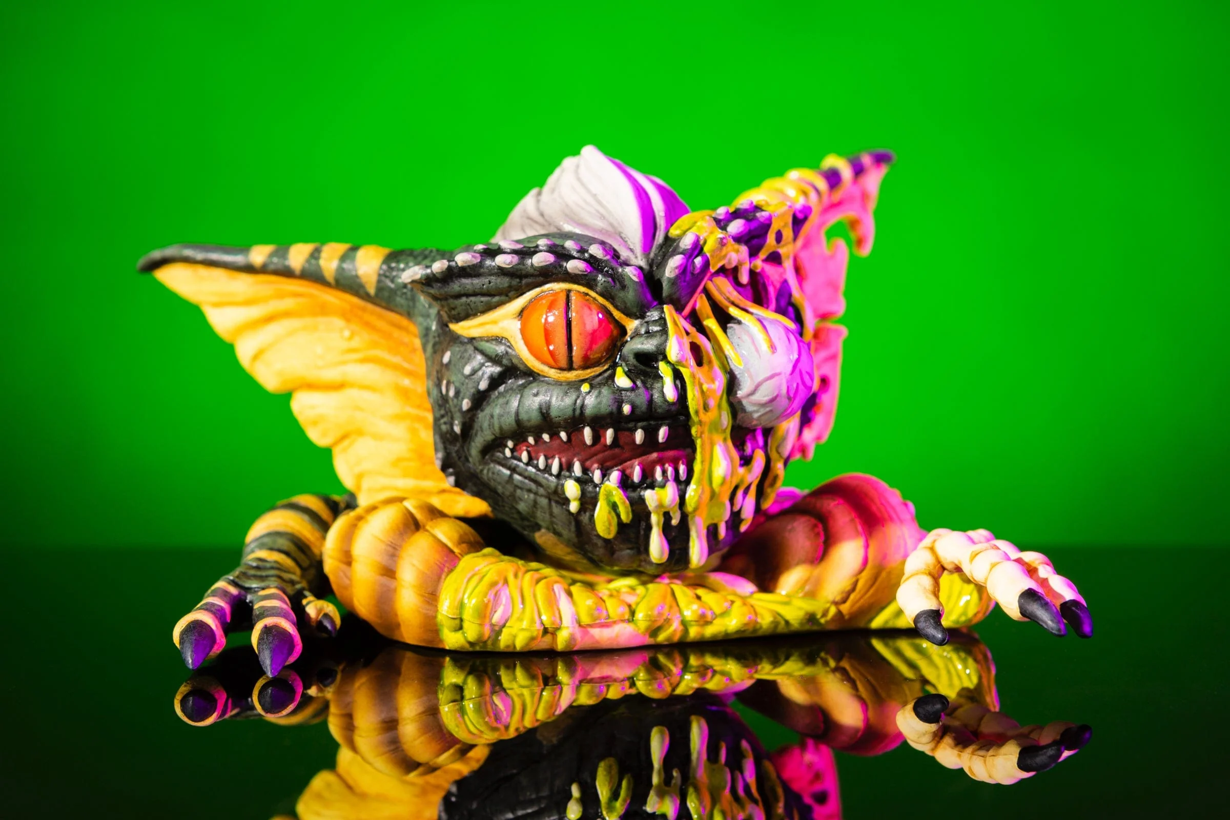 194-melting-stripe-mondoid-vinyl-figure-16.webp Melting Stripe Mondoid Vinyl Figure
