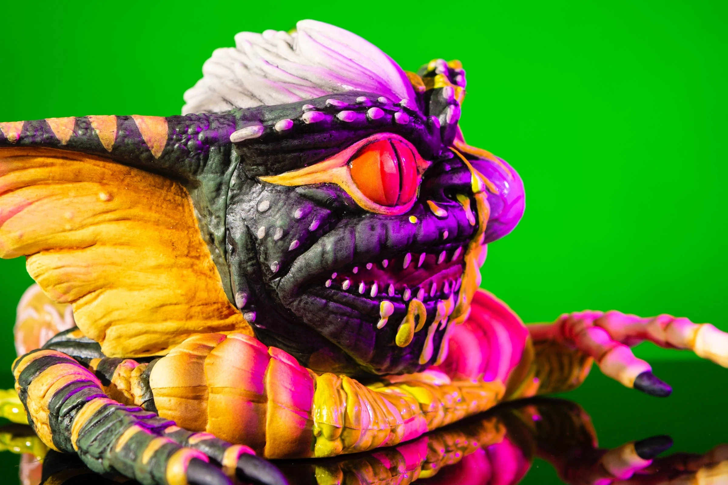 194-melting-stripe-mondoid-vinyl-figure-19.webp Melting Stripe Mondoid Vinyl Figure