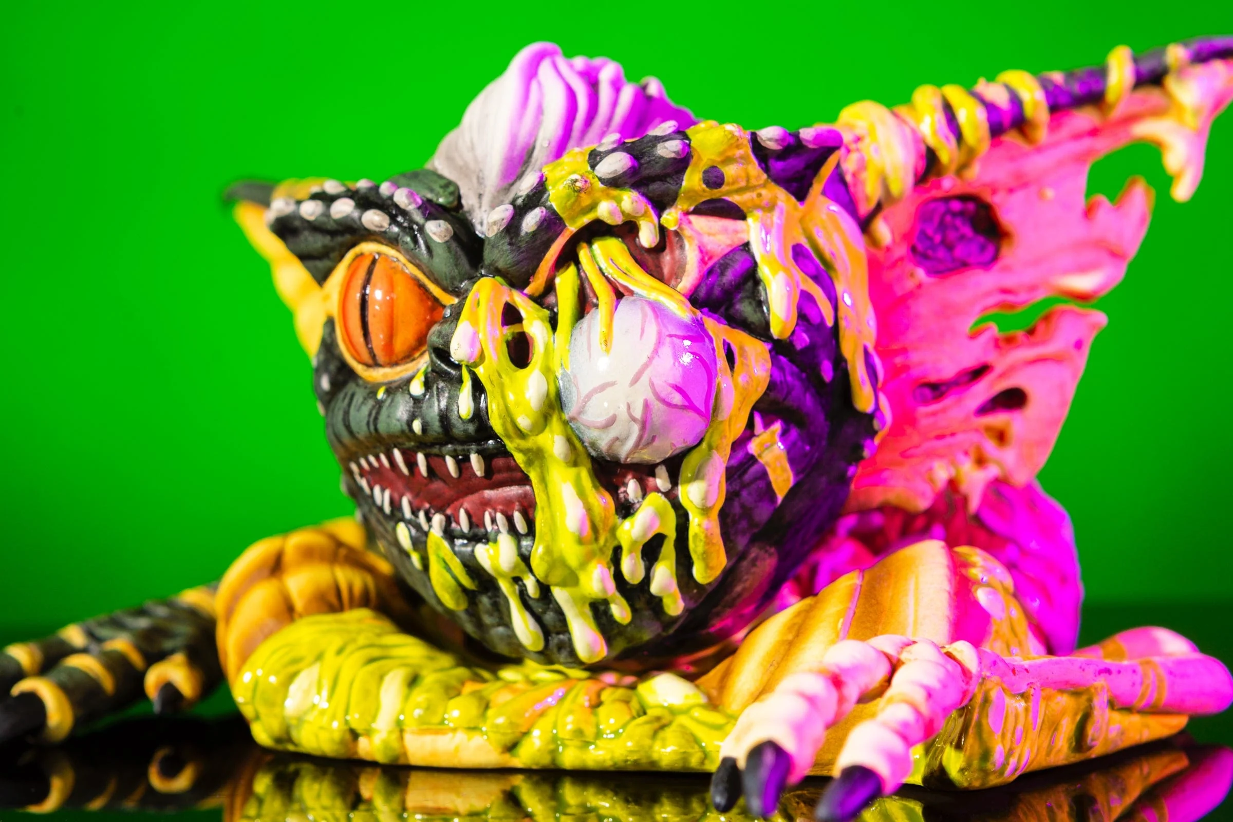 194-melting-stripe-mondoid-vinyl-figure-20.webp Melting Stripe Mondoid Vinyl Figure