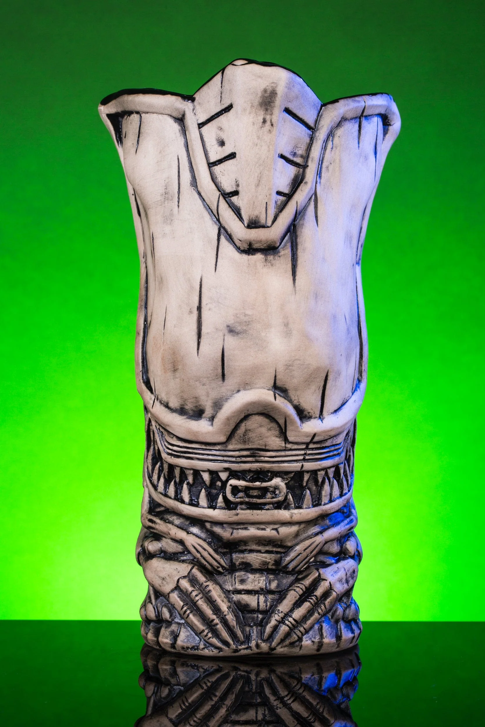 2522-alien-queen-tiki-mug-xeno-bone-variant-3.webp Alien Queen Tiki Mug (Xeno Bone Variant)