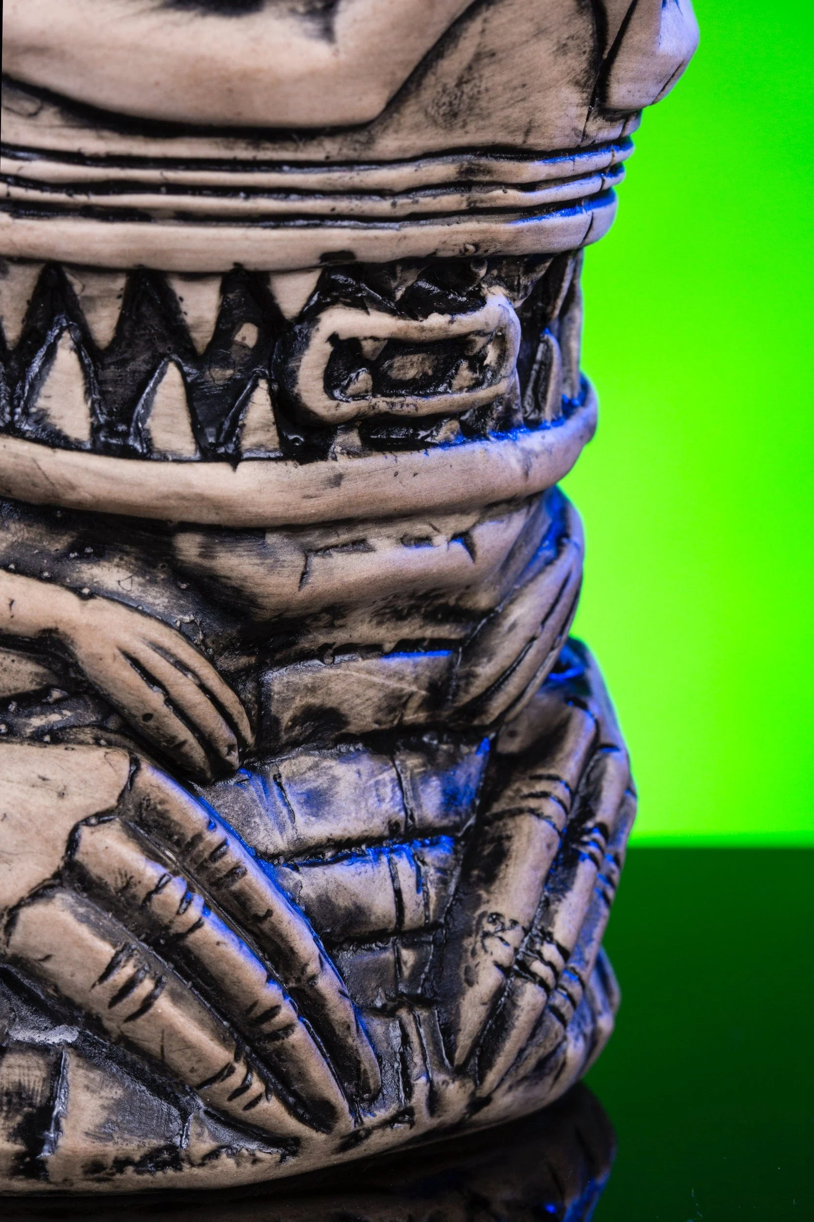 2522-alien-queen-tiki-mug-xeno-bone-variant-4.webp Alien Queen Tiki Mug (Xeno Bone Variant)
