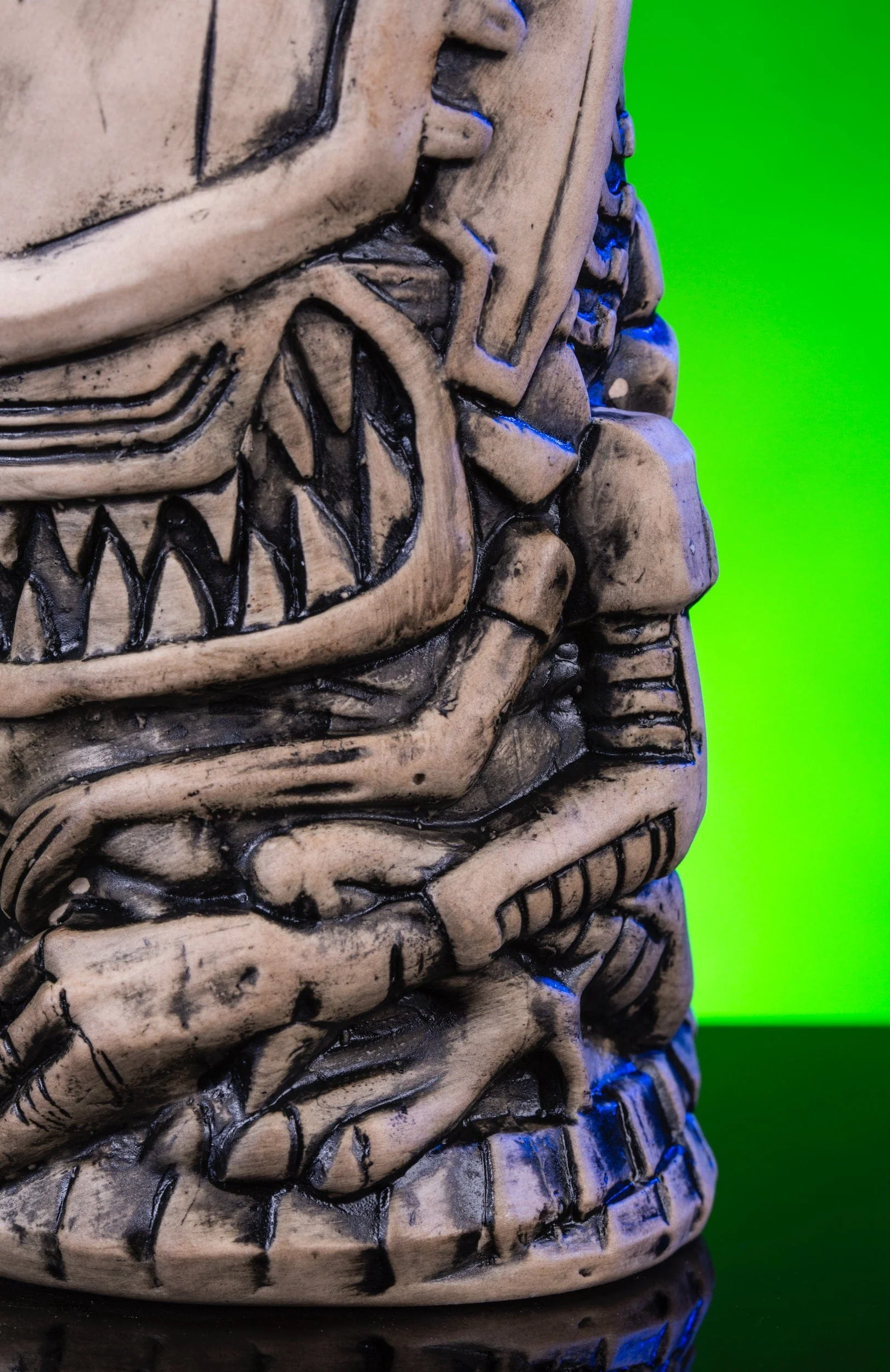2522-alien-queen-tiki-mug-xeno-bone-variant-6.webp Alien Queen Tiki Mug (Xeno Bone Variant)