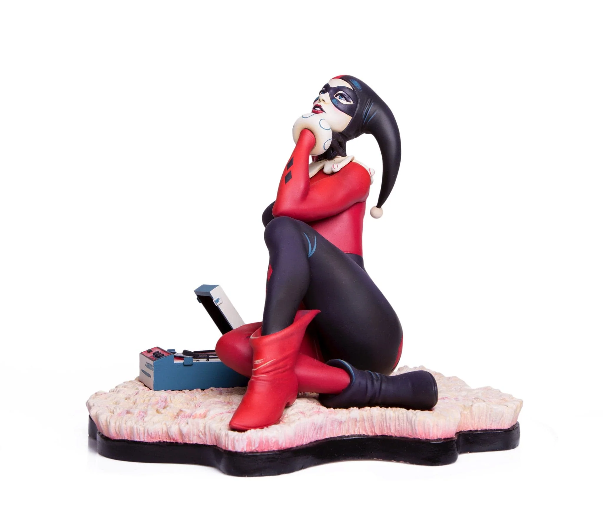 Batman – "Waiting for My J Man" Harley Quinn Statue
