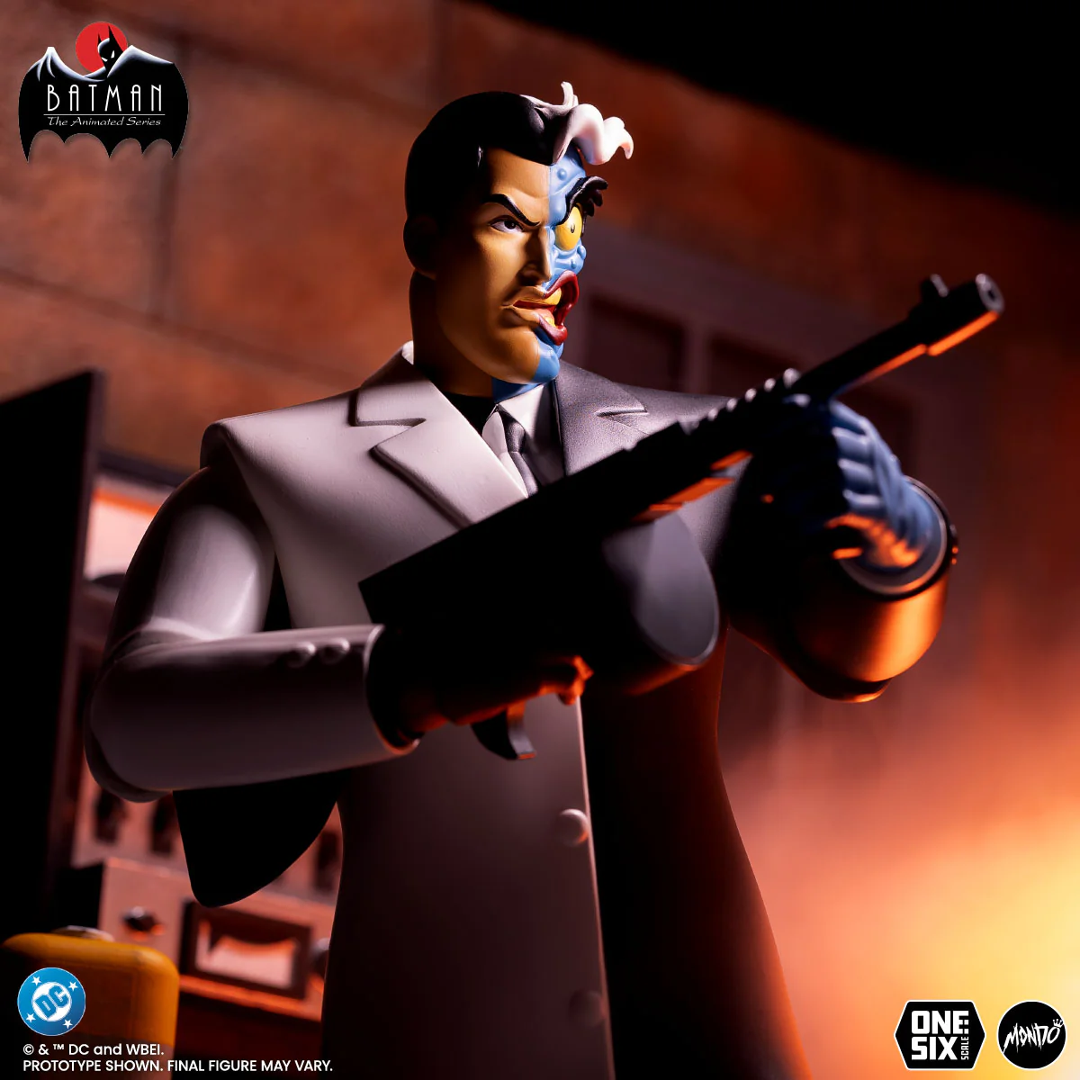 Batman: The Animated Series - Two-Face 1/6 Scale Figure - Limited Edition