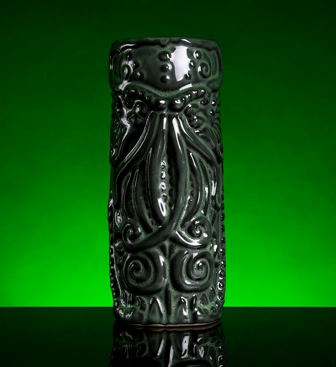3096-carafe-of-cthulhu-designer-series-tiki-mug-dead-but-dreaming-2.webp Carafe of Cthulhu Designer Series Tiki Mug (Dead But Dreaming)