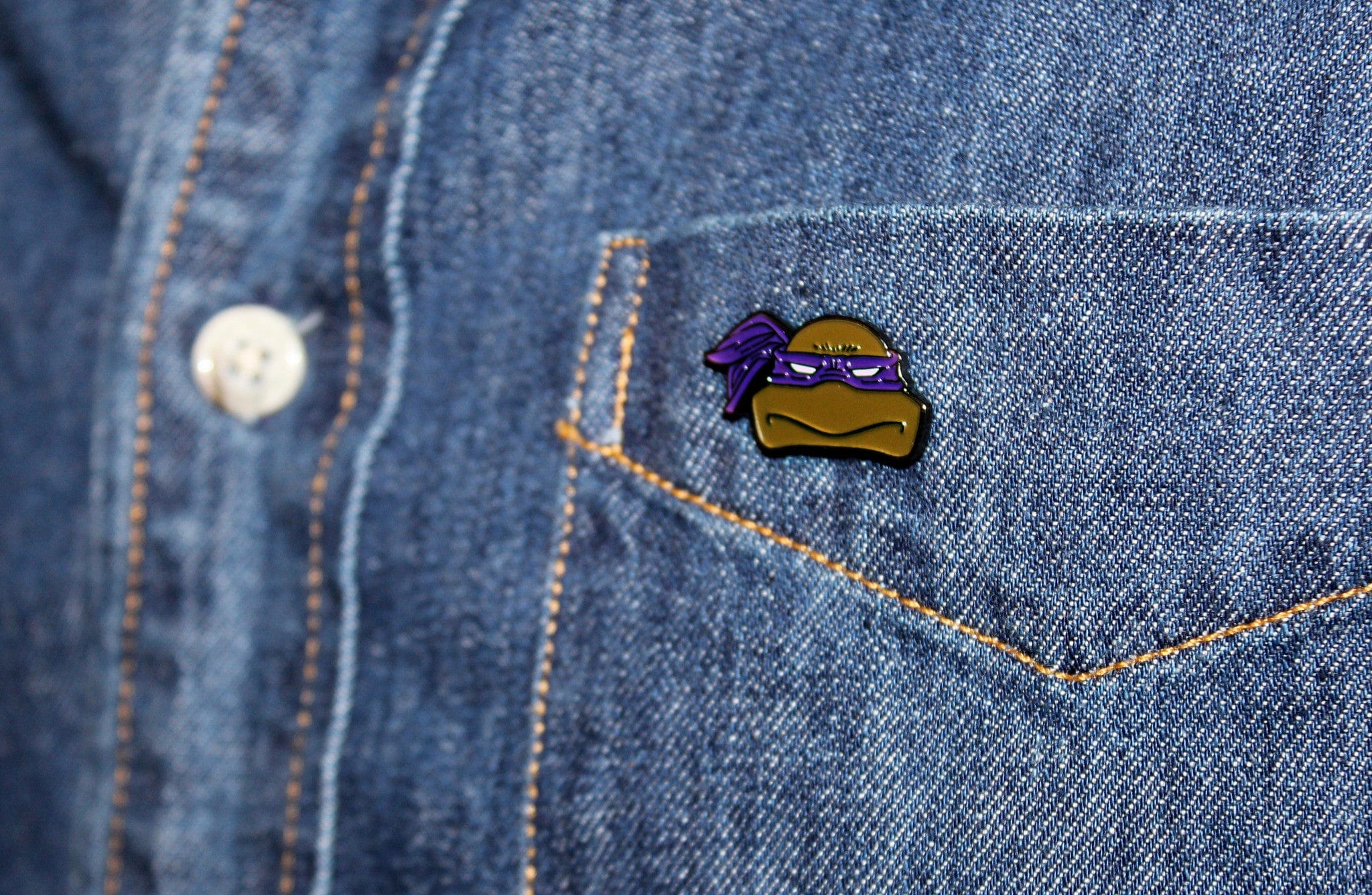 3409-donatello-enamel-pin-2.jpg Donatello Enamel Pin