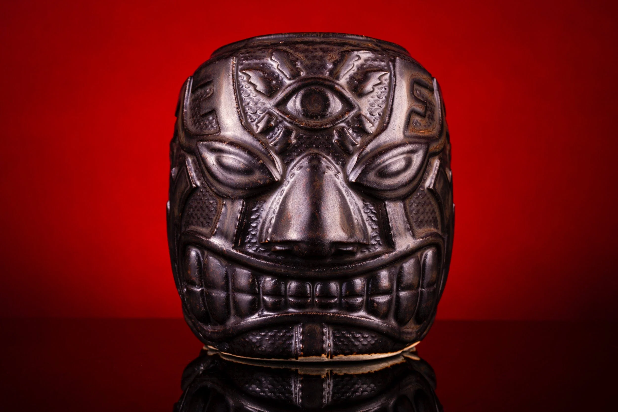 El Ojo Fantastico Tiki Mug - Reclusa Parda Variant