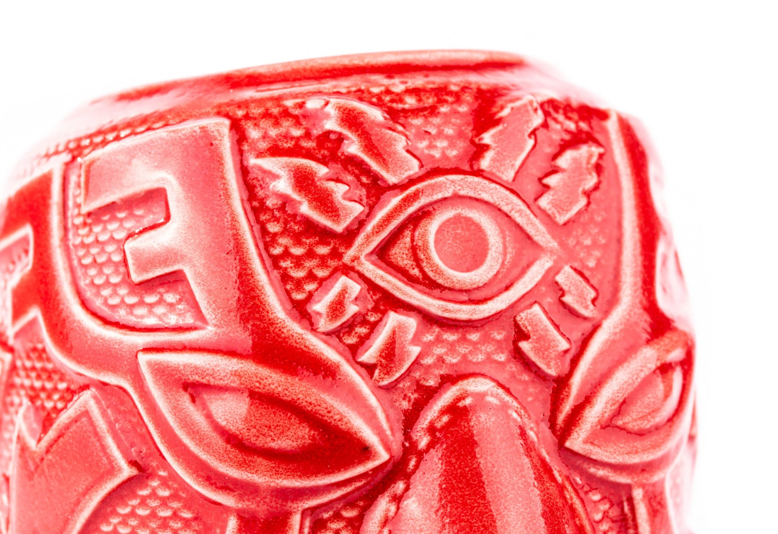 3533-el-ojo-fantastico-tiki-mug-furia-roja-variant-4.webp El Ojo Fantastico Tiki Mug – Furia Roja Variant