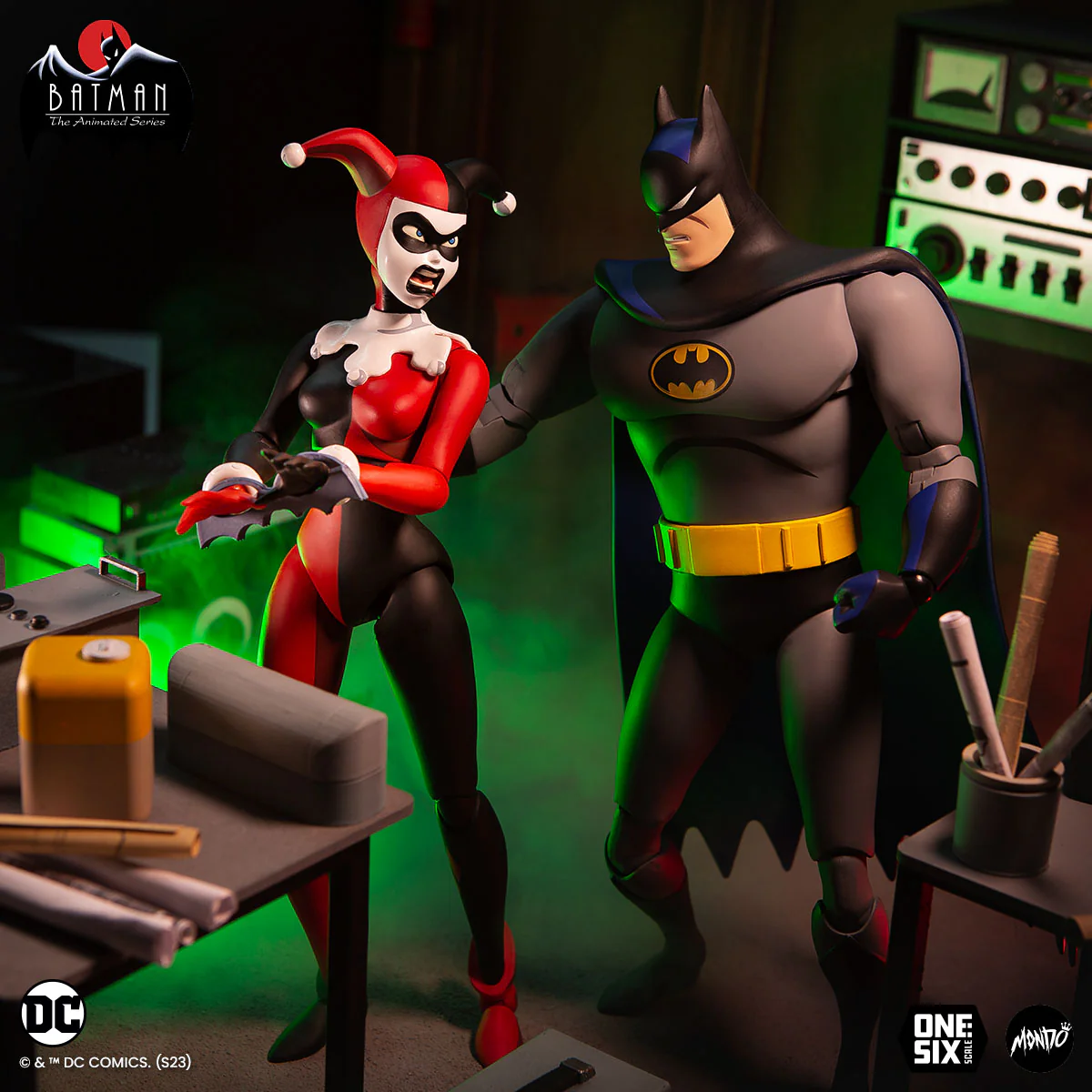 364-batman-the-animated-series-harley-quinn-1-6-scale-figure-9.webp Batman: The Animated Series - Harley Quinn 1/6 Scale Figure