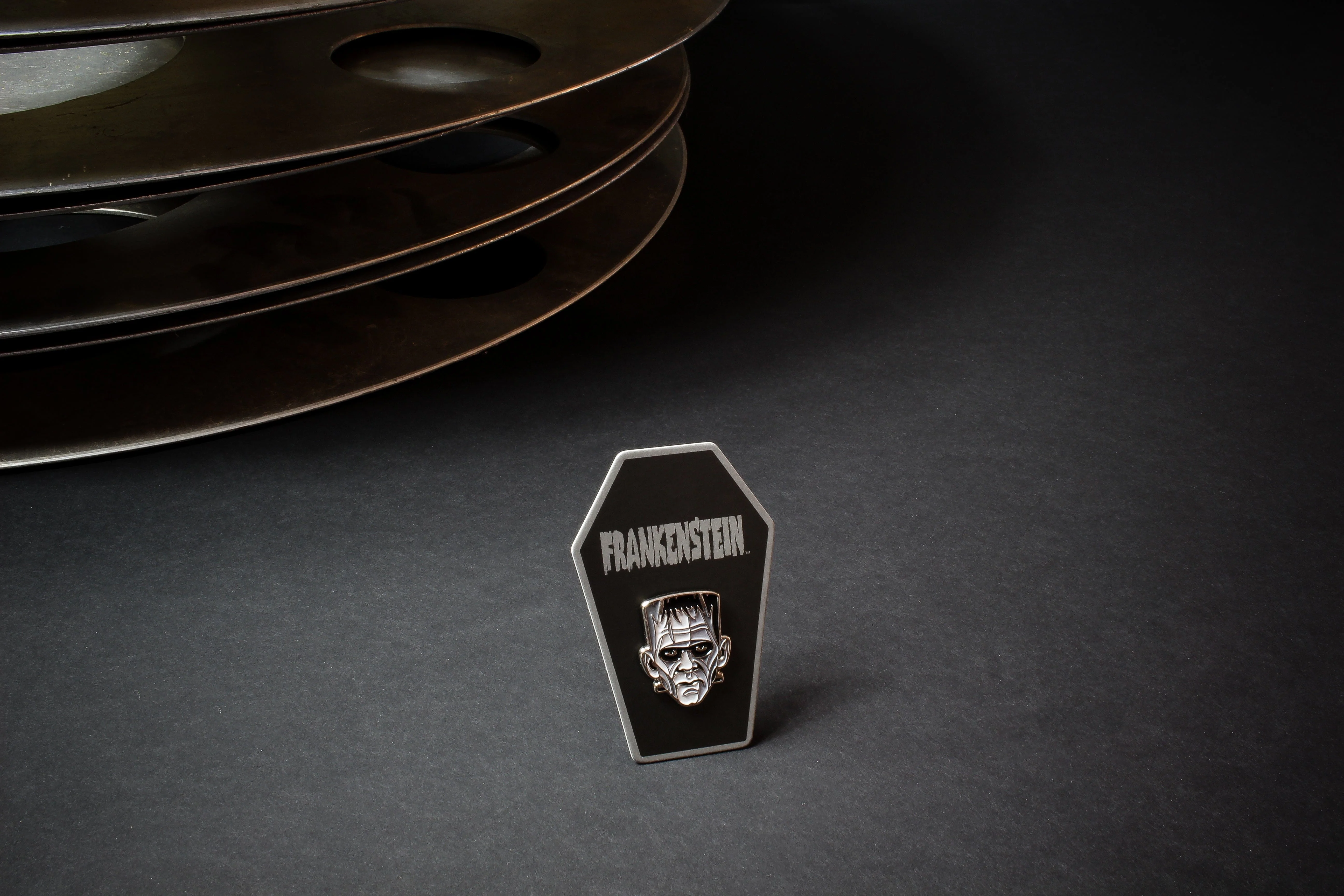 3655-frankenstein-enamel-pin-silver-screen-edition-3.webp Frankenstein Enamel Pin (Silver Screen Edition)