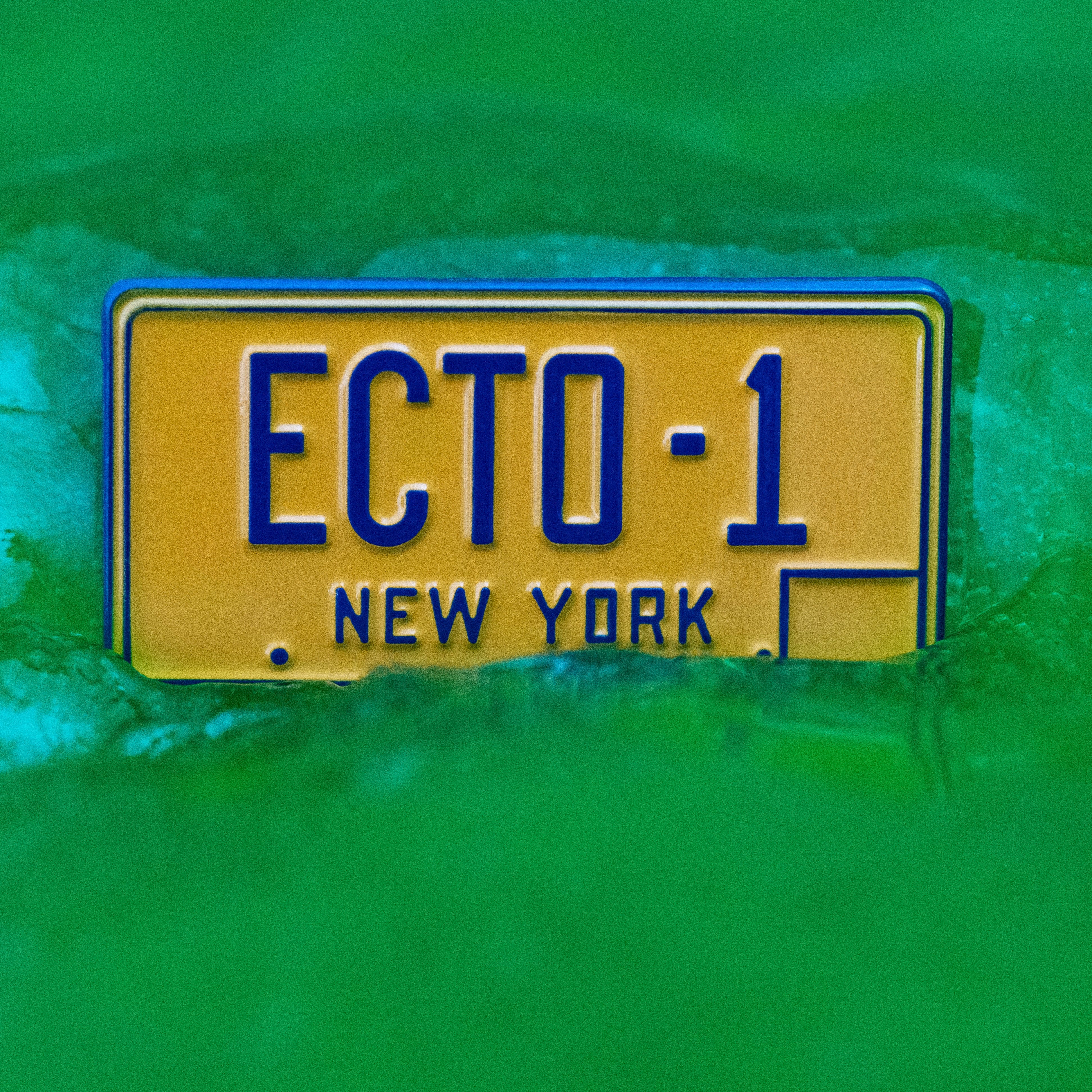 3740-ghostbusters-ecto-1-license-plate-enamel-pin-3.jpg Ghostbusters – Ecto-1 License Plate Enamel Pin