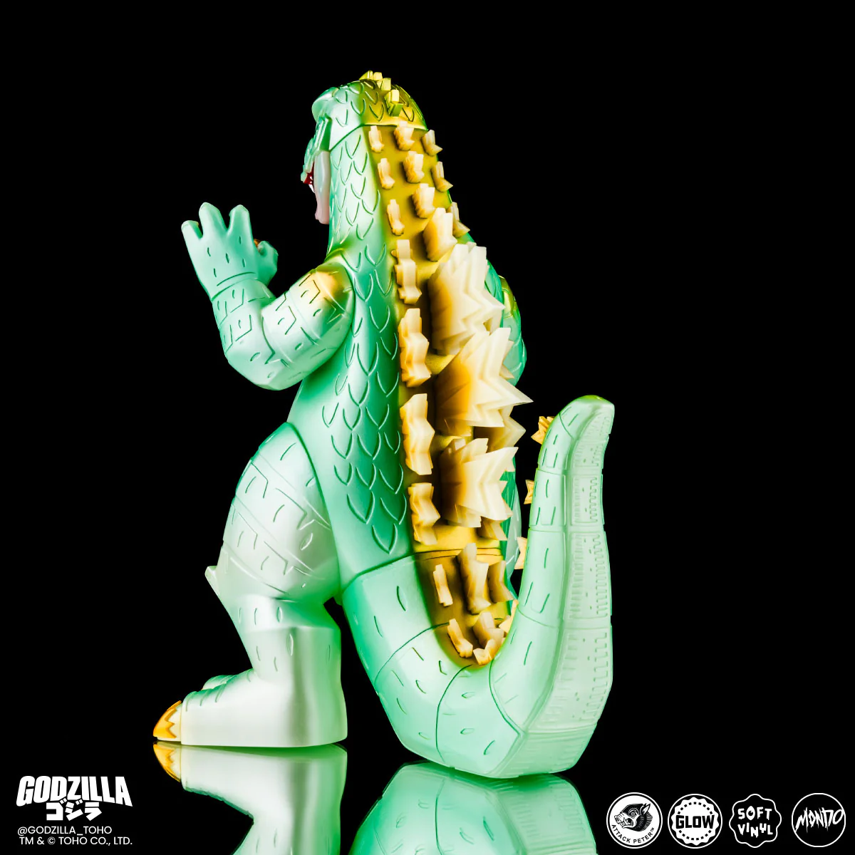 3769-godzilla-vinyl-designer-figure-by-attack-peter-kaiju-night-light-variant-7.webp Godzilla - Vinyl Designer Figure by Attack Peter - Kaiju Night Light Variant