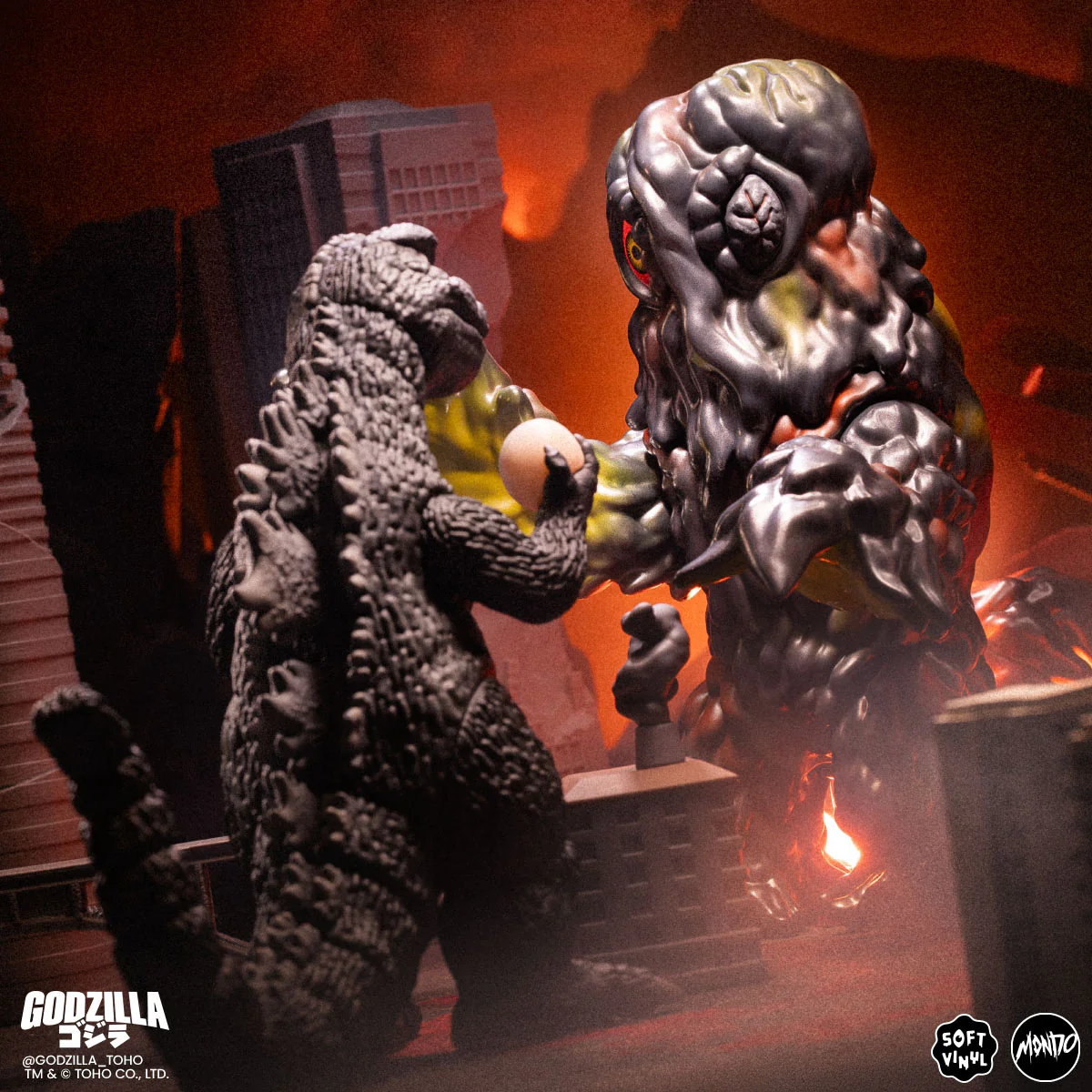 3800-godzilla-and-hedorah-soft-vinyl-figure-set-godzilla-vs-the-smog-monster-13.webp Godzilla and Hedorah Soft Vinyl Figure Set - Godzilla vs The Smog Monster