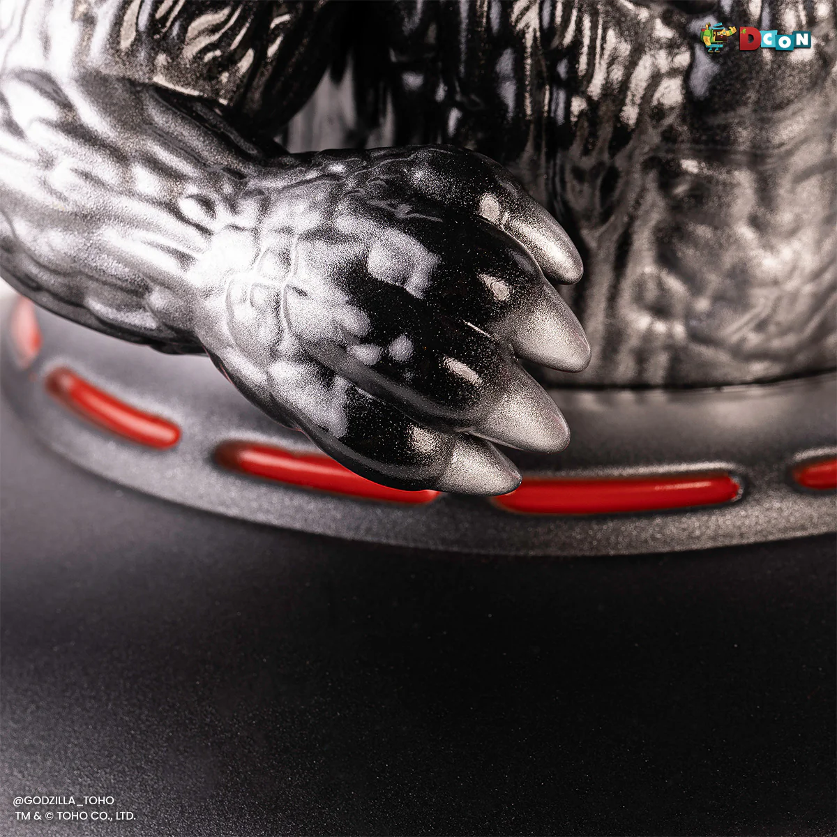 3833-godzilla-ufo-vinyl-designer-figure-by-octeel-xillean-black-variant-16.webp Godzilla UFO - Vinyl Designer Figure by Octeel - Xillean Black Variant