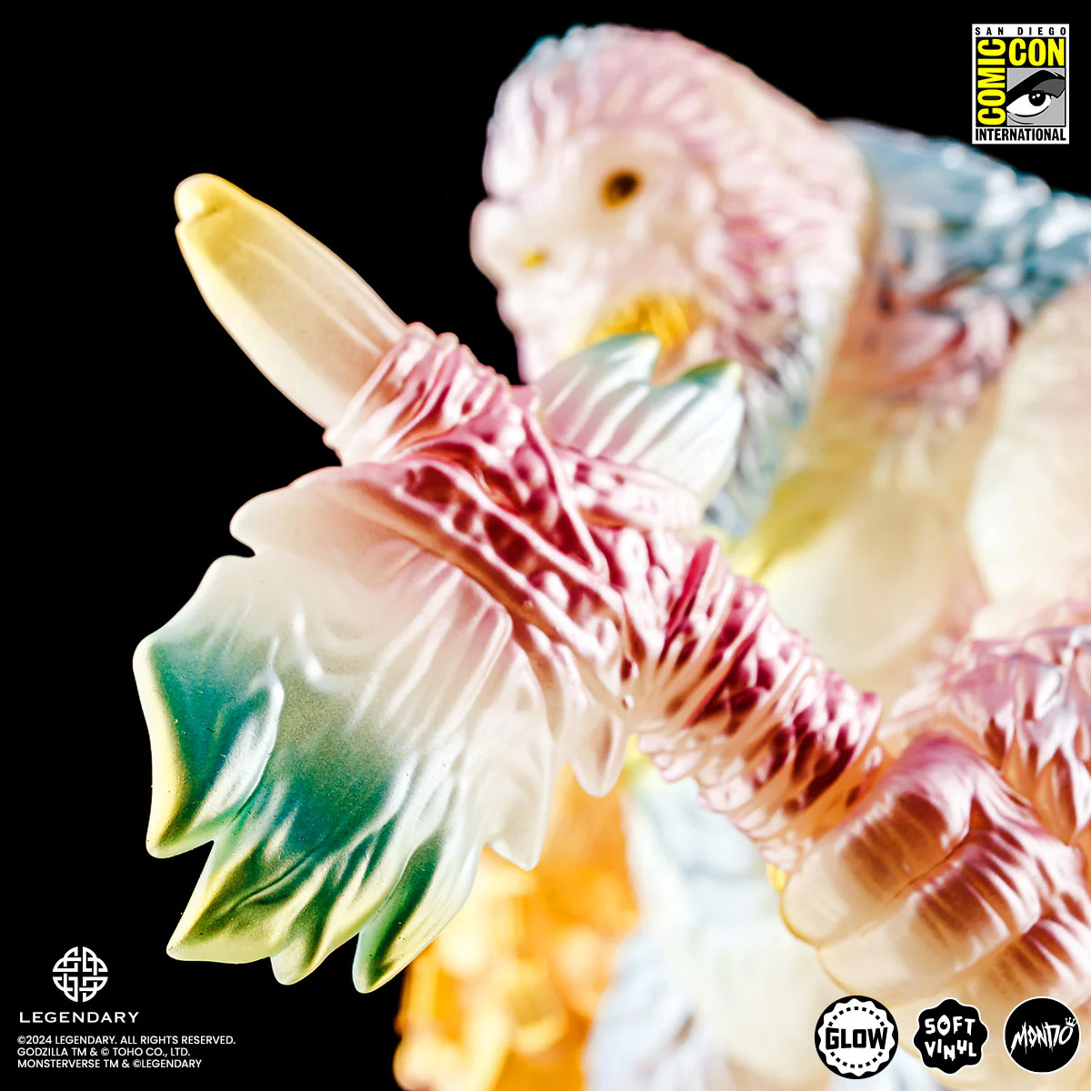3879-godzilla-x-kong-the-new-empire-kong-soft-vinyl-figure-cherry-blossom-glow-in-the-dark-variant-2.webp Godzilla x Kong: The New Empire - Kong Soft Vinyl Figure - Cherry Blossom Glow in the Dark Variant